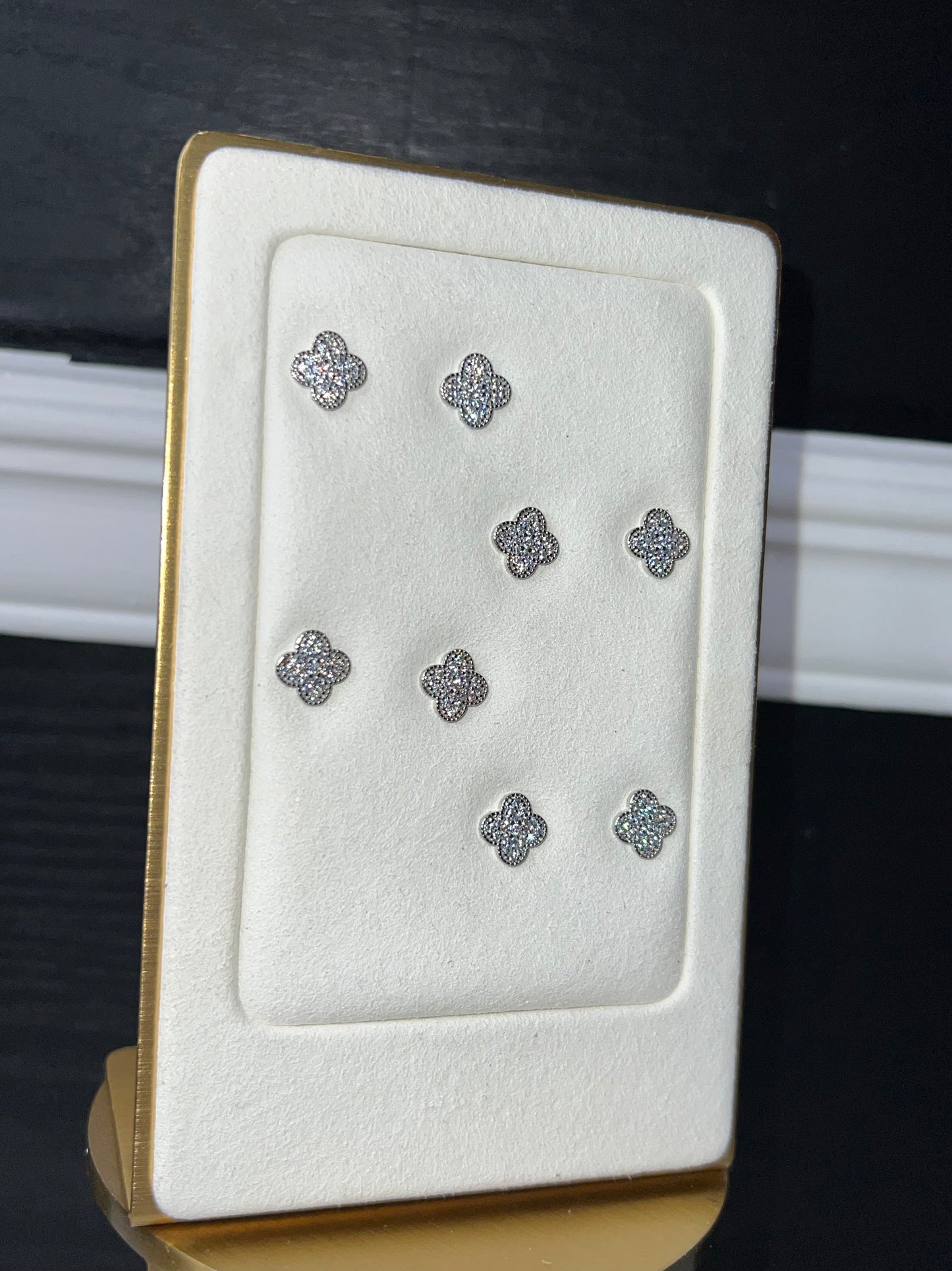 Bloom Studs