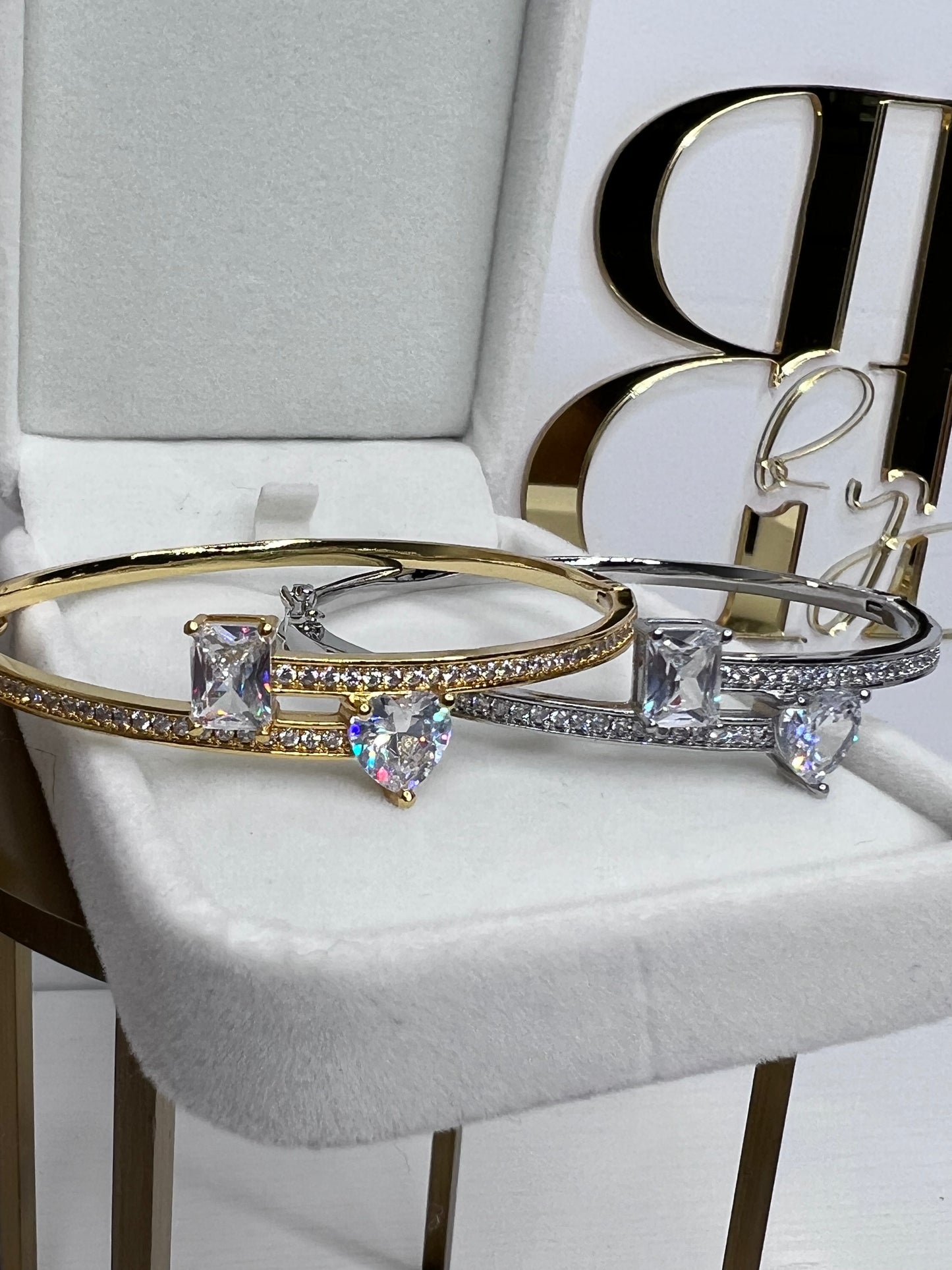 Main Topic Bangle