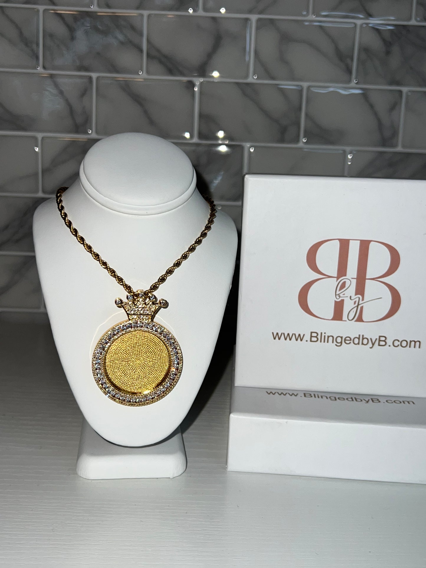 Crowned 35mm Necklace